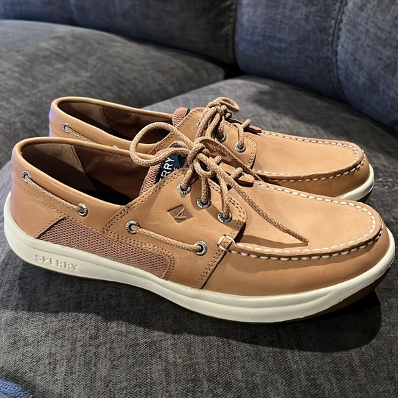 Sperry - Picture 2 of 5